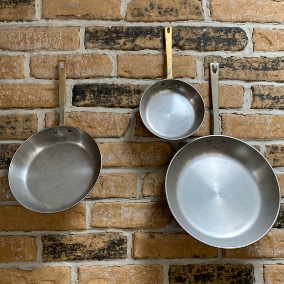 SOLD Set of three (3) Vintage Solid Copper Pans - Picture 6 of 16
